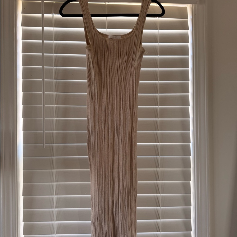 Olive & Oak Sleeveless Ribbed Maxi Dress in Beige